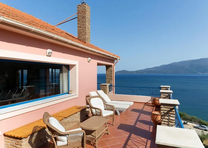 Natassa Penthouse Sea View 30m From Sea Appartamento