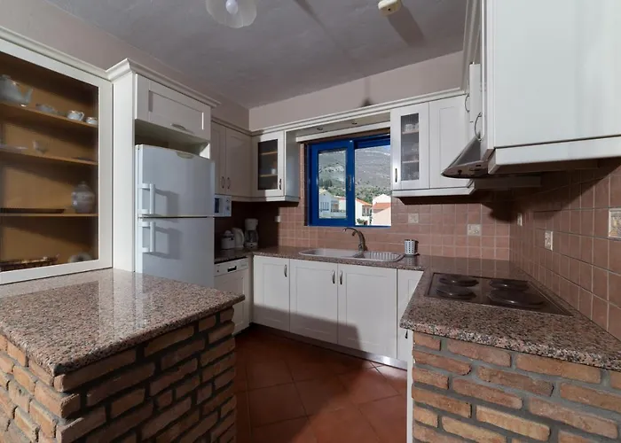 Natassa Penthouse Sea View 30m From Sea Appartamento