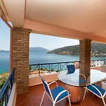 Natassa Penthouse Sea View 30m From Sea شقة *