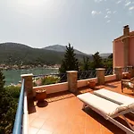 Natassa Penthouse Sea View 30m From Sea شقة أيّا إفيميا