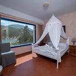 Natassa Penthouse Sea View 30m From Sea شقة *