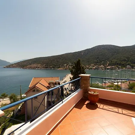 Natassa Penthouse Sea View 30m From Sea アパート