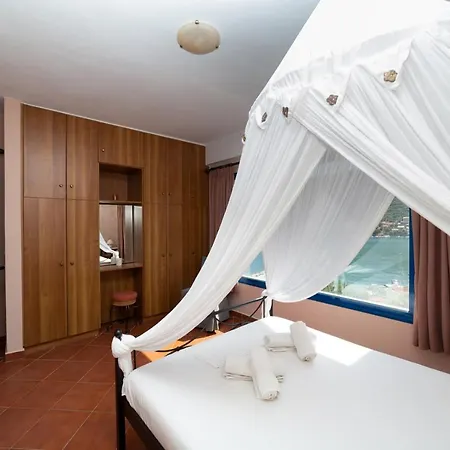 アパート Natassa Penthouse Sea View 30m From Sea *