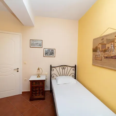 Natassa Penthouse Sea View 30m From Sea アパート Agia Efimia