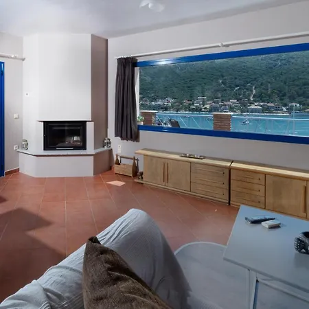 Natassa Penthouse Sea View 30m From Sea アパート *